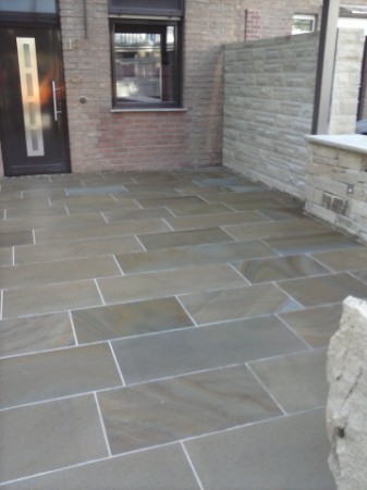 Sandsteinplatten Terasse